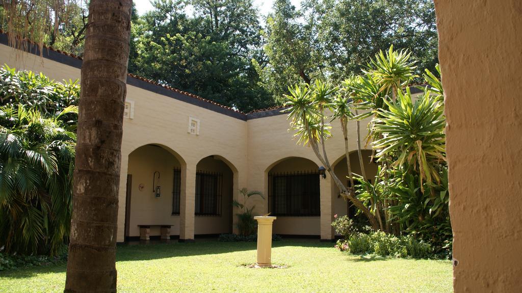 Laughing Waters Guest House Хейзивю Екстериор снимка