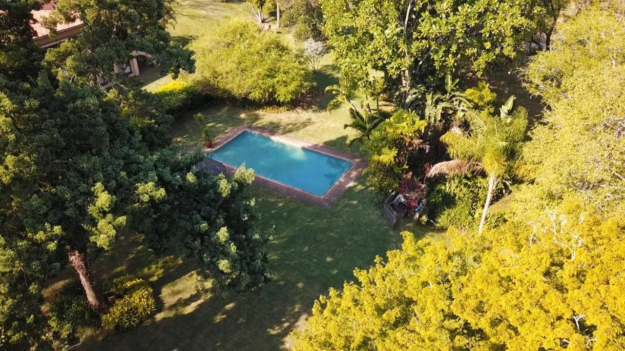 Laughing Waters Guest House Хейзивю Екстериор снимка